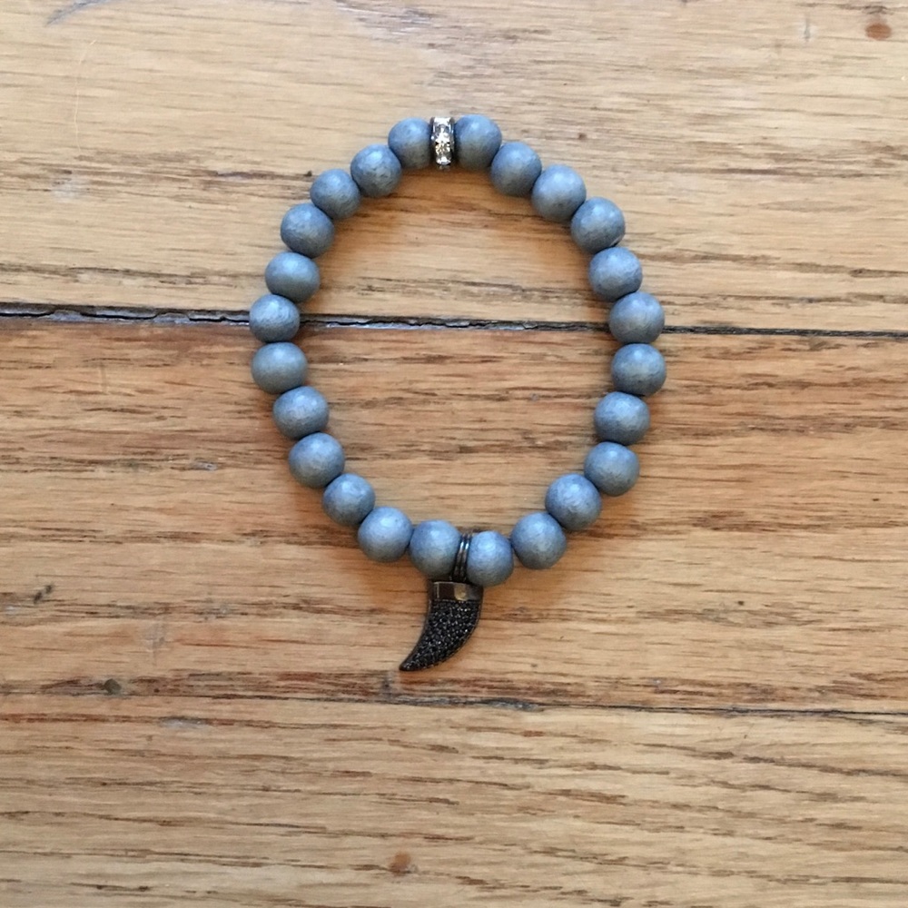 CLEARANCE 🫶 Shop Gift Ideas For Family and Friends - Picture 4 of 5